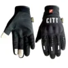GUANTES CORTOS MADBIKE CITY NEGROS 🔥 Guantes cortos para motociclista de la marca Madbike, modelo City. Diseñados para ofrecer un equilibrio perfecto entre estilo y seguridad, estos guantes son ideales para la conducción urbana. Detalles: Marca: Madbike Modelo: City Ajuste personalizado: Cierre de velcro para un ajuste firme y seguro. Palma reforzada: Proporciona mayor durabilidad y mejor agarre durante la conducción. Protección contra el viento: Mantiene las manos protegidas del viento, asegurando comodidad en cualquier clima. Elementos reflectantes: Aumenta la visibilidad en condiciones de poca luz para una conducción más segura. Los guantes Madbike City combinan funcionalidad y estilo, brindando la seguridad que necesitas en cada viaje.