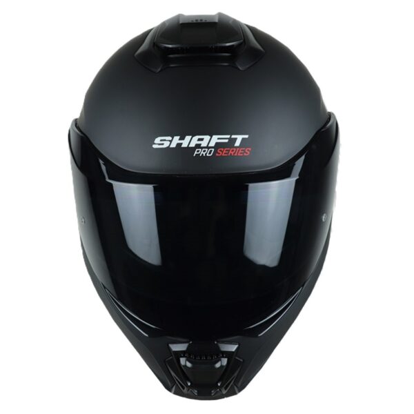 CASCO SHAFT PRO 4100DV🔥 El casco abatible Shaft modelo 4100DV ofrece una combinación excepcional de funcionalidad y confort, diseñado para satisfacer las necesidades de los motociclistas modernos. Detalles: Marca: Shaft Modelo: 4100DV Material: Carcasa de ABS, un termoplástico de alta resistencia para una protección sólida. Mecanismo Abatible: Botón interno en la zona de la barbilla para una operación cómoda y eficiente. Interior: Removible, lavable y antibacterial, fabricado en EPS (poliestireno de alta densidad) con tela de microfibra de poliéster para una comodidad excepcional. Sistema de Intercomunicador: Listo para integrar un sistema de intercomunicador para una experiencia de conducción conectada. Cubre Barbilla: Tela que ayuda a impedir el ingreso de viento al interior del casco. Visor Externo: Policarbonato con protección UV y resistente a rayaduras para una visión clara y protegida. Visor Interior: Iridium azul abatible, ofreciendo un toque de estilo y versatilidad para adaptarse a diferentes condiciones de luz. Ventilaciones: Frontales superior e inferior y salidas posteriores para una circulación de aire eficiente. Sistema de Cierre: Broche micrométrico ajustable, asegura un cierre seguro y un ajuste personalizado. Certificación: Norma ECE-R 2205, cumpliendo con los estándares de seguridad europeos. Visor Preparado para Pinlock 30: (Se vende por separado) para mantener la visión clara en condiciones de humedad. El casco abatible 4100DV de Shaft combina un diseño elegante con características avanzadas, ofreciendo una experiencia de conducción segura y cómoda. Cuenta con: Funda protectora. Bolso para casco Shaft.