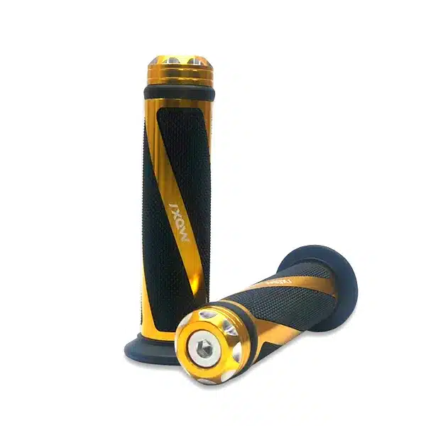 PUÑOS MODELO MOXI🔥 Puños marca Moxi. Estos puños tienen un excelente agarre y están fabricados con una combinación de carcasa metálica y goma de alta calidad. Su diseño ergonómico asegura una conducción cómoda y un control óptimo. Producto presentado en caja, listo para instalarse. Características: Carcasa de metal y goma resistente Excelente agarre Producto en caja Perfectos para quienes buscan mejorar la experiencia de conducción sin sacrificar estilo y funcionalidad.