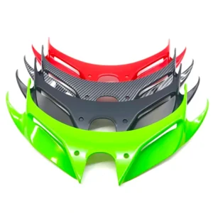 ALERÓN FRONTAL O WINGLET PARA KAWASAKI NINJA 400🔥 Mejora el estilo de tu Kawasaki Ninja con este alerón frontal o winglet, diseñado para complementar el diseño deportivo de tu moto. Este accesorio realza las líneas agresivas y aerodinámicas de la motocicleta, dándole un aspecto más personalizado y llamativo. Compatibilidad: Kawasaki Ninja 400 Kawasaki Ninja 300 Kawasaki Ninja 250R (Se pueden adaptar a otros modelos). Este alerón es la elección perfecta para quienes buscan un toque único y estilizado en su moto, adaptándose a diferentes modelos para ofrecer un estilo distintivo.