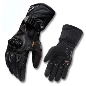 GUANTES LARGOS IMPERMEABLES🔥 Estos guantes para motocicleta están diseñados para ofrecer protección y comodidad en climas fríos o húmedos. Su resistencia al agua y al viento mantiene tus manos cálidas y secas, mientras que su construcción robusta asegura la protección en caso de caídas. Detalles: Resistencia al Agua y Viento: Protege tus manos en condiciones adversas, manteniéndolas secas y cómodas. Protección en Nudillos y Manos: Equipados con parches antideslizantes y acolchado adicional para una mayor seguridad. Función de Pantalla Táctil: Compatible con dispositivos de pantalla táctil en el dedo índice, permitiendo el uso del teléfono sin quitarse los guantes. Versatilidad: Adecuados para motocicletas y otros deportes al aire libre. Comodidad y Flexibilidad: Son flexibles, lavables y cuentan con correas en la muñeca para colgarlos fácilmente. Estos Guantes Largos Impermeables son la elección perfecta para cualquier motociclista que necesite un par de guantes confiables, cómodos y protectores en condiciones climáticas desafiantes