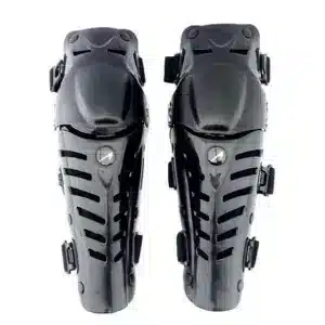 Rodilleras ProBiker Articuladas 🔥 Las rodilleras ProBiker articuladas ofrecen protección y movilidad ideales para motociclistas. Con su diseño robusto y broches de conexión rápida, son perfectas para una colocación sencilla y segura. Detalles: Set de 2 rodilleras marca ProBiker. Material de PVC ultra resistente para mayor durabilidad. Broches de conexión rápida que facilitan el uso. Diseño articulado para mejorar la libertad de movimiento. Protección eficaz para rodillas en situaciones de impacto. Un producto de gran calidad que asegura protección confiable en cada recorrido.