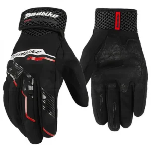GUANTES CORTOS MADBIKE MAD-62🔥 Los guantes para motocicleta Madbike MAD-62 ofrecen una combinación de estilo, seguridad y funcionalidad, diseñados para brindar una experiencia de conducción superior. Detalles: Ajuste Seguro: Cierre con velcro en la muñeca para un ajuste personalizado y seguro. Protección Óptima: Equipados con protecciones rígidas en los nudillos y dedos, garantizando una excelente seguridad en caso de caídas. Funcionalidad Táctil: Panel touch en el dedo índice que permite la interacción con smartphones sin necesidad de quitarse los guantes. Resistencia Mejorada: Paneles de tela en la palma que proporcionan mayor resistencia al desgaste y un agarre firme. Alta Visibilidad: Detalles reflectantes que mejoran la visibilidad del motociclista en condiciones de poca luz. Seguridad Adicional: Incluye un panel anti caídas en la palma para una protección extra durante la conducción. Los guantes Madbike MAD-62 son la elección perfecta para los motociclistas que buscan un equilibrio entre estilo, protección y funcionalidad en sus viajes.