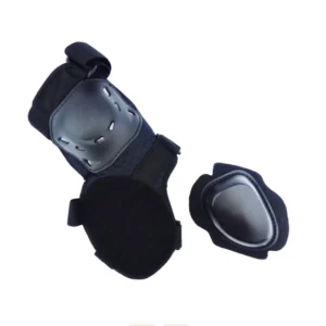Rodillera con Sliders 🔥 Esta rodillera con sliders de alta calidad ofrece una protección superior para motociclistas que disfrutan de la conducción deportiva. Su diseño cuenta con tres correas ajustables para un ajuste personalizado y seguro, así como sliders removibles, proporcionando versatilidad en el uso. Características: Sliders removibles para mayor durabilidad. Velcro de alta adherencia para una sujeción firme. Interior acolchado para mayor comodidad. Tres correas ajustables para un ajuste personalizado y seguro. Diseñadas para brindar máxima protección ante caídas e impactos, estas rodilleras son ideales para los conductores deportivos que buscan seguridad sin sacrificar confort.