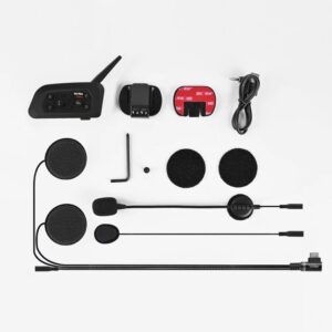 INTERCOMUNICADOR EJAES V6 PRO🔥 El intercomunicador EJAES V6 Pro es un auricular Bluetooth de largo alcance diseñado específicamente para motociclistas. Este dispositivo destaca por su rendimiento excepcional en un formato compacto, permitiendo llamadas manos libres, música estéreo, direcciones de GPS por Bluetooth y conversaciones en dúplex completo con otros ciclistas. Es capaz de enlazarse con hasta 6 intercomunicadores, facilitando la comunicación en grupo. Parámetros: Bluetooth: 5.1 Soporte: Reducción de ruido CVC, sonido 3D Codificación de audio: SBC y AAC Distancia de intercomunicación: Hasta 800 metros Distancia de auriculares: 10 metros Batería: 3,7 V / 850 mAh Carga: DC5V/1A, tiempo de carga: 3 horas Tiempo de intercomunicación: 18 horas Tiempo de música: 25 horas Tiempo en espera: 260 horas Impermeabilidad: IP65 Temperatura de funcionamiento: -10~50℃ El intercomunicador EJAES V6 Pro redefine la comunicación en motocicletas, combinando tecnología avanzada con un diseño compacto para ofrecer una experiencia de conducción conectada y segura.
