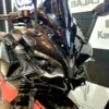 ALERÓN FRONTAL O WINGLET PARA MOTO🔥 Descripción: Dale un toque agresivo y deportivo a tu motocicleta con este alerón frontal o winglet. Su diseño añade un estilo único que resalta en cualquier modelo, mejorando la estética de tu moto. Compatibles con: R15 v2 R15 v3 GIXXER SF PULSAR RS200 ¡Y más! (Se pueden adaptar a otros modelos) Añade un aspecto distintivo a tu moto con este alerón frontal, perfecto para destacar en cualquier lugar.