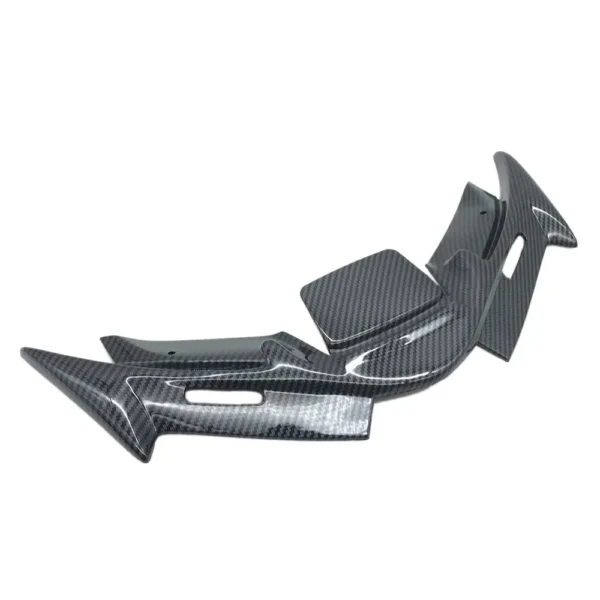 ALERÓN FRONTAL O WINGLET PARA YAMAHA R15 V4🔥 Descripción: Transforma la apariencia de tu Yamaha R15 V4 con este alerón frontal o winglet. Diseñado para añadir un toque deportivo y agresivo, es ideal para quienes buscan destacar en la carretera. Compatibles con: Yamaha R15 V4 Honda CBR300 ¡Y más! (Se pueden adaptar a otros modelos) Este alerón frontal es el complemento perfecto para realzar el estilo de tu motocicleta.