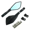 ESPEJOS RETROVISORES PARA MOTO 🔥 Descripción: Estos espejos retrovisores para moto cuentan con un diseño deportivo de brazo corto, perfectos para renovar el estilo de tu moto. Fabricados con carcasa metálica, son resistentes y duraderos, ofreciendo un toque moderno y funcional. Vienen presentados en caja e incluyen todos los pernos y accesorios necesarios para su instalación. Características: Diseño deportivo de brazo corto. Carcasa metálica para mayor durabilidad. Incluye pernos y accesorios para una fácil instalación. Disponible en varios colores: Dorado, Negro, Plateado, Rojo y Azul.