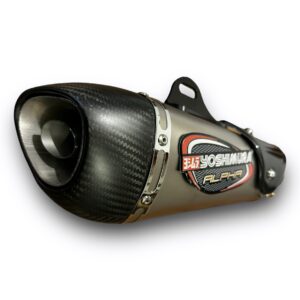 TUBO DE ESCAPE AAA YOSHIMURA ALPHA T PUNTA DE FIBRA DE CARBONO REAL🔥 ¿Para qué sirve un escape de moto? Un escape deportivo sirve para que otros conductores puedan notar nuestra presencia en la carretera gracias al sonido perceptible que produce. Además, algunos escapes tienen un diseño deportivo que le da un aspecto más atractivo a la motocicleta. Especificaciones Largo: 34,5cm Entrada: 51mm con reductor hasta 35mm Cuenta con Pernos y resortes de fijación Acople reductor DB-Killer (Reductor de sonido desmontable)