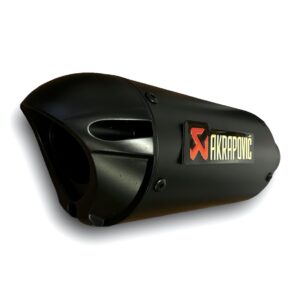 TUBO DE ESCAPE AAA AKRAPOVIC NEGRO 🔥 ¿Para qué sirve un escape de moto? Un escape deportivo sirve para que otros conductores puedan notar nuestra presencia en la carretera gracias al sonido perceptible que produce. Además, algunos escapes tienen un diseño deportivo que le da un aspecto más atractivo a la motocicleta. Especificaciones Largo: 32,5cm Entrada: 51mm con reductor hasta 35mm Cuenta con Abrazadera, pernos y resortes de fijación Acople reductor