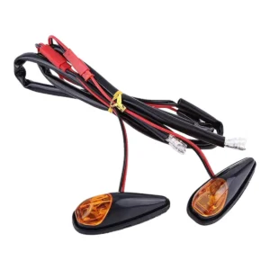 Intermitentes para carenado🔥 Estos intermitentes LED para carenado están diseñados para ofrecer visibilidad mejorada y un estilo moderno en tu moto. Funcionan a 12V y cuentan con un diseño compacto y aerodinámico que se adapta fácilmente a la mayoría de motocicletas deportivas. Fabricados con materiales duraderos, son resistentes al agua y ofrecen una larga vida útil. Características: Voltaje: 12V Diseño compacto y aerodinámico Resistencia al agua Fácil instalación en carenados Estos intermitentes son la opción ideal para quienes buscan mejorar tanto la seguridad como el estilo de su motocicleta.