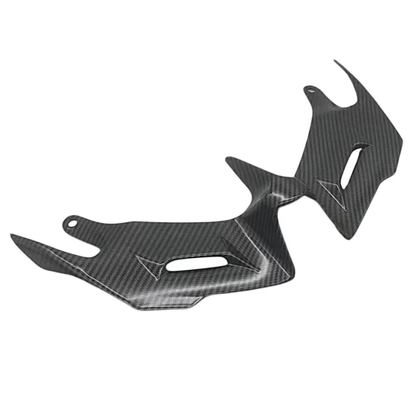 Diseñado para mejorar el estilo aerodinámico de tu Yamaha R3, este alerón frontal o winglet ofrece una apariencia más agresiva y deportiva. Su diseño se integra perfectamente con las líneas de la moto, añadiendo un toque distintivo. Compatibilidad: Yamaha R3 Este alerón es una excelente opción para los entusiastas que buscan personalizar su motocicleta, logrando un look más llamativo y estilizado.