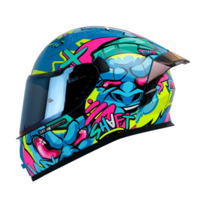 CASCO DE MOTO SHAFT SH-526SP EVO MONKEY GANG + MICA TRANSPARENTE DE REGALO El casco SH-526SP Evo de la marca Shaft es un casco integral diseñado para ofrecer seguridad y comodidad a los motociclistas en cada viaje. Detalles: Carcasa de ABS: Fabricada con termoplástico de alta resistencia, proporciona una protección sólida en caso de impacto. Tecnología SAT: El interior del casco está equipado con la tecnología de absorción de impactos para una protección efectiva durante la conducción. Tapizado de lujo personalizado: Fabricado en tela 100% de poliéster con propiedades antibacterianas, ofrece una comodidad y ajuste excepcionales para el usuario. Cubre barbilla de tela: Ayuda a impedir el ingreso de viento al interior del casco, proporcionando una experiencia de conducción más cómoda. Visor de policarbonato: Con protección UV y resistente a rayaduras, ofrece una visión clara y protegida durante la conducción. Ventilaciones frontales y superiores regulables: Permiten una circulación de aire personalizada para mantener la cabeza fresca y seca en todo momento. Salidas posteriores fijas: Permiten la evacuación eficiente del aire al interior del casco, proporcionando una ventilación óptima. Sistema de broche micrométrico ajustable: Asegura un cierre seguro y un ajuste personalizado para cada usuario. Preparado para intercomunicador: Listo para integrar un sistema de intercomunicador para una experiencia de conducción conectada. Compatible con Pinlock 30: Permite la integración del Pinlock 30 (no incluido) para mantener una visión clara en condiciones de humedad. Certificaciones de seguridad: Cumple con la norma europea ECE-R 2206 y decreto Supremo N° 231, de 2000 de Ministerio de Transportes y Telecomunicaciones de Chile. Incluye: Visor transparente y visor de color. Alerón trasero. Kit de repuestos para el sistema de fijación del visor. Funda protectora. El casco SH-526SP Evo de Shaft es una excelente opción, ofreciendo una experiencia completa y segura para los motociclistas.