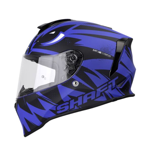 CASCO SHAFT 551 PRIMITIVE AZUL🔥 El casco de moto integral Shaft modelo SH-551 combina tecnología avanzada y diseño ergonómico para proporcionar un nivel excepcional de seguridad y comodidad durante tus viajes. Detalles: Marca: Shaft Modelo: SH-551 Material: Carcasa de ABS, un termoplástico de alta resistencia para una protección sólida. Interior: Tecnología SAT (Tecnología de Absorción de Impactos) para una absorción eficiente de impactos. Tapizado: Tela 100% de poliéster con propiedades antibacteriales para mayor comodidad y ajuste. Cubre barbilla: Tela para impedir el ingreso de viento al interior del casco. Peso: 1.390 gramos (+- 50 gramos), proporcionando comodidad sin sacrificar la seguridad. Visor: Policarbonato con protección UV y anti-rayaduras para una visión clara y protegida. Ventilaciones: Frontales y superiores ajustables para una circulación de aire personalizada. Salidas posteriores: Fijas para permitir la evacuación eficiente del aire al interior del casco. Sistema de cierre: Broche micrométrico ajustable para un cierre seguro y ajuste personalizado. Ajuste: Óptimo con dos tamaños de coraza disponibles. Compatibilidad: Pinlock 30 (No incluido) para mantener una visión clara en condiciones de humedad. Certificación: Norma europea ECE-R 2205 y la colombiana RES1080, garantizando estándares de seguridad reconocidos internacionalmente. El casco integral SH-551 de Shaft no solo cumple con rigurosas normas de seguridad, sino que también ofrece un diseño elegante y funcional para los motociclistas exigentes. Cuenta con: Funda protectora