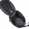 BOLSO DE ESTANQUE PARA MOTO TAICHI El bolso de estanque TAICHI combina diseño funcional con materiales resistentes, ideal para quienes buscan practicidad y protección al viajar. Su estructura rígida, sistema expandible y fijación magnética lo convierten en una opción versátil para uso diario o viajes largos. Características: • Estructura semirrígida con capacidad de 9 a 12 litros • Fijación magnética para estanques metálicos • Incluye lámina Touch transparente para el uso de smartphones como GPS • Correas elásticas para una sujeción firme y segura • Correas ajustables para facilitar su transporte fuera de la moto • Funda impermeable incluida para proteger en días de lluvia • Instalación rápida y sin herramientas Compacto, expandible y resistente al agua, este bolso de estanque es la solución ideal para llevar lo esencial siempre al alcance, con la seguridad y comodidad que todo motociclista necesita.