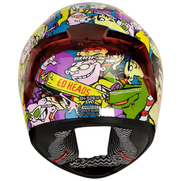 CASCO INTEGRAL 526SP EVO ED HEADS + VISOR TRANSPARENTE DE REGALO 🎁 EDICIÓN LIMITADA🔥 El casco SH-526SP Evo de la marca Shaft es una edición limitada en colaboración con Cartoon Network, diseñada para los entusiastas de la animación que buscan estilo y seguridad en la carretera. Detalles Carcasa de ABS: Fabricada con termoplástico de alta resistencia, proporciona una protección sólida en caso de impacto. Tecnología SAT: El interior del casco está equipado con la tecnología de absorción de impactos para una protección efectiva durante la conducción. Tapizado de lujo personalizado: Fabricado en tela 100% de poliéster con propiedades antibacterianas, ofrece una comodidad y ajuste excepcionales para el usuario. Cubre barbilla de tela: Ayuda a impedir el ingreso de viento al interior del casco. Visor de policarbonato con protección UV y anti-scratch: Ofrece una visión clara y protegida durante la conducción. Ventilaciones regulables: Las ventilaciones frontales y superiores regulables mantienen la cabeza fresca y seca, mientras que las salidas posteriores fijas garantizan una ventilación óptima. Sistema de broche micrométrico ajustable: Asegura un cierre seguro y un ajuste personalizado para cada usuario. Preparado para intercomunicador: Listo para integrar un sistema de intercomunicador para una experiencia de conducción conectada. Compatibilidad con Pinlock 30: Permite la integración del Pinlock 30 para mantener una visión clara en condiciones de humedad. Certificaciones de seguridad: Cumple con la norma europea ECE-R 2206 y el decreto Supremo N° 231, de 2000 del Ministerio de Transportes y Telecomunicaciones de Chile, además cuenta con QR para una fácil verificación de su autenticidad. Incluye Visor Transparente Kit de Repuestos para el Sistema de Fijación del Visor Funda Personalizada Cartoon Network Este casco de edición limitada de Shaft combina estilo, comodidad y seguridad, siendo la elección perfecta para los fans de Cartoon Network que buscan una experiencia de conducción única.