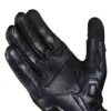 GUANTES DE CUERO ARMAD GEAR AERO1 LARGO 🔥 Los guantes Armad Gear Aero1 son la elección ideal para motociclistas que buscan una combinación de protección, funcionalidad y estilo en sus viajes. Detalles: Marca: Armad Gear Modelo: Aero1 Largo Material: Cuero de alta calidad, fabricado en Pakistán, garantizando durabilidad y resistencia. Panel Touch: Incluye panel táctil en los dedos índice y pulgar, permitiendo el uso de dispositivos electrónicos sin quitarse los guantes. Protección: Nudillos con protecciones rígidas y engomados en la palma para un mayor nivel de seguridad. Diseño de Manga Larga: Cubren sobre la muñeca, ofreciendo protección adicional y un ajuste seguro. Refuerzos: Tela texturizada en áreas clave para una mayor resistencia al desgaste y durabilidad. Agarre Óptimo: Diseñados para proporcionar un agarre superior, incluso a altas velocidades, mejorando el control y la seguridad durante la conducción. Los guantes de cuero Armad Gear Aero1 Largo combinan protección avanzada y un diseño funcional, ideales para motociclistas que exigen lo mejor en cada trayecto.