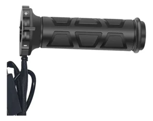 PUÑOS CALEFACTABLES PARA MOTO Explora nuestros puños calefaccionados, la solución ideal para mantener tus manos abrigadas durante los días fríos. Diseñados para brindar confort y funcionalidad, son perfectos para quienes no dejan de rodar en invierno. Características: • Compatibles con manillares de 22 mm (7/8 pulgadas) • 4 niveles de temperatura regulables • Switch de encendido/apagado incorporado • Instalación directa a la batería de la moto Con estos puños calefaccionados, podrás disfrutar de cada ruta con mayor comodidad, sin importar las condiciones climáticas.