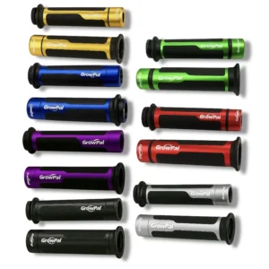 PUÑOS GROWPAL / BARRACUDA PARA MANILLAR DE MOTO Dale un nuevo look y mejor agarre a tu moto con estos puños Growpal o Barracuda, diseñados para brindar estilo, durabilidad y comodidad en cada trayecto. Ideales para quienes buscan una mejora estética sin perder funcionalidad. Características: • Fabricados en aluminio resistente y goma antideslizante • Compatibles con manillares de 22 mm (7/8 pulgadas) • Incluyen 4 adaptadores para distintos sistemas de piola • El puño derecho viene con carril para acelerador Disponibles en colores: Rojo, Plateado, Azul, Verde, Dorado y Negro. Con estos puños no solo mejorarás el control y confort al conducir, sino que además tu moto lucirá con un toque más deportivo y personalizado.